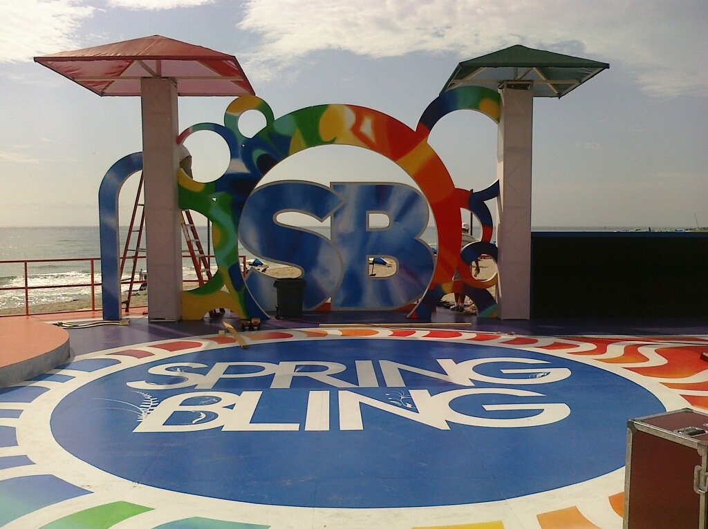 2010 beachfront stage during construction, showing structural engineering and build process